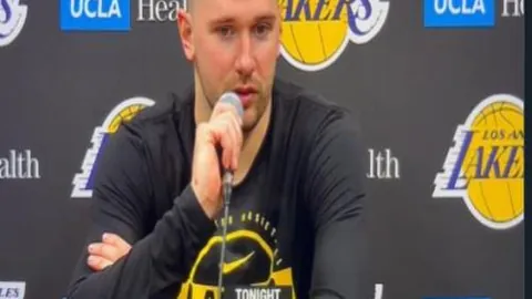 亚马尔倒地未获判点球，裁判权威点评：合理判罚，球员已失控球权